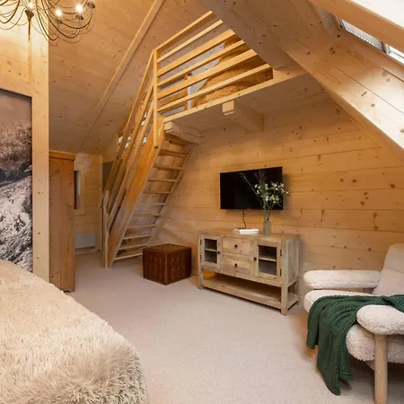 Moja Nad Potokiem 木屋 *